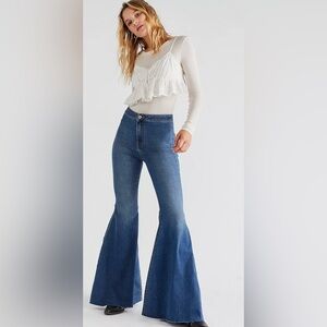 FREE PEOPLE We The Free- Just Float On flared jeans